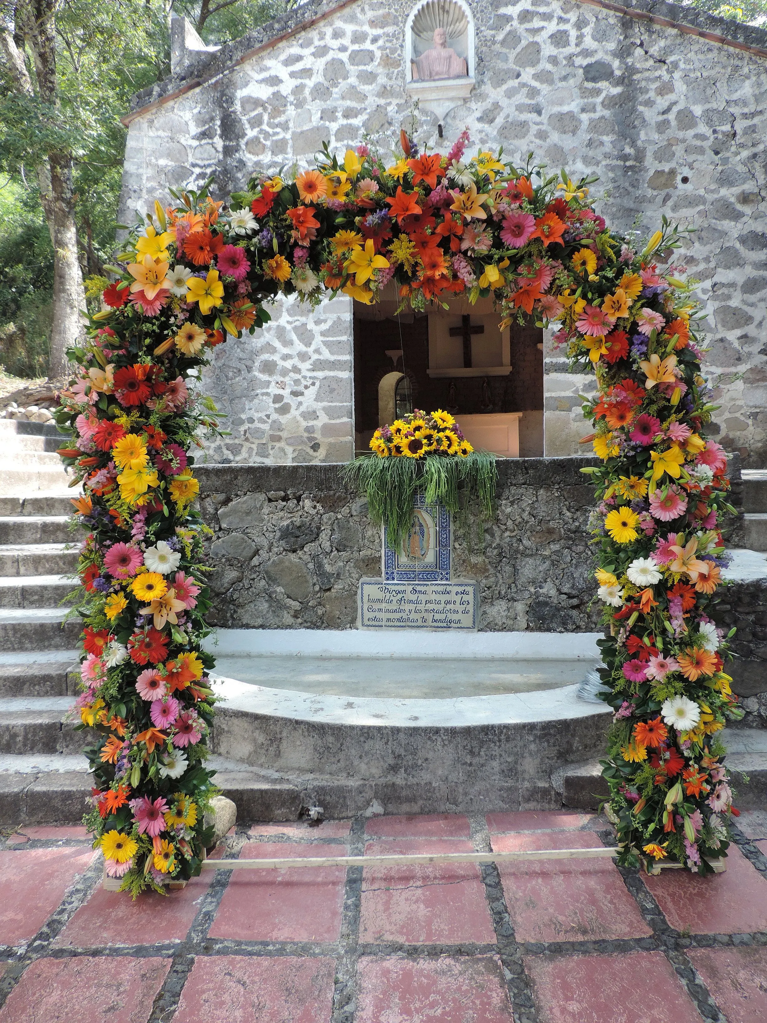 Allium by Olympia | Arco de flores para bendición