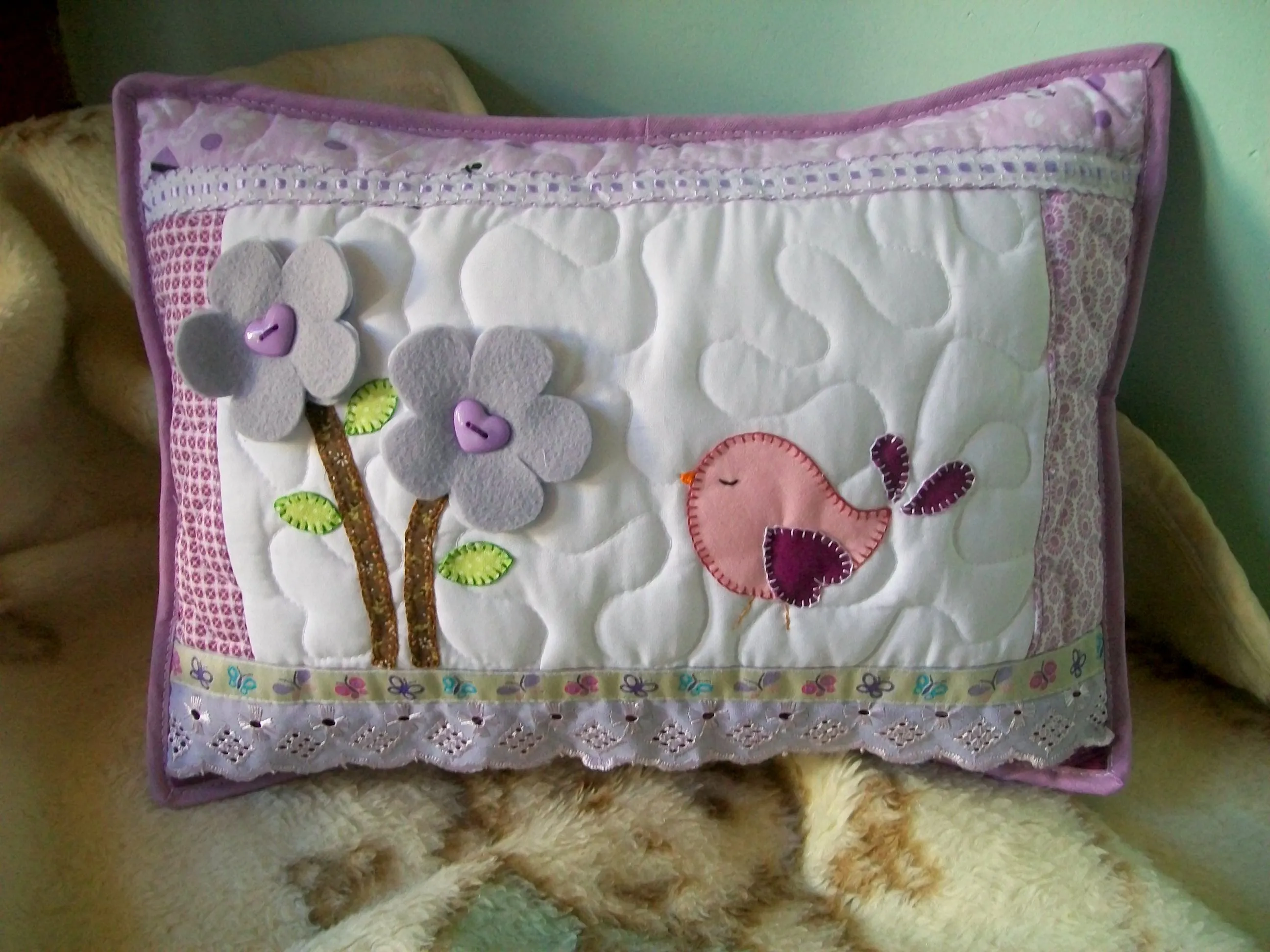 almofada em patchwork pássaro e flores | Meu Cantinho artesanato ...