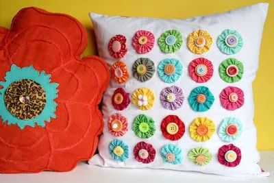 Almohadas decoradas con tela | Solountip.