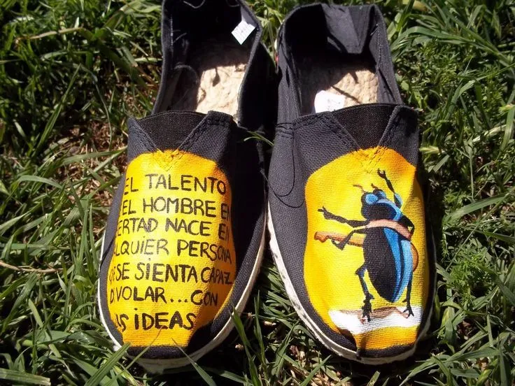 Alpargatas pintadas con frases. | Alpargatas y zapatillas pintadas