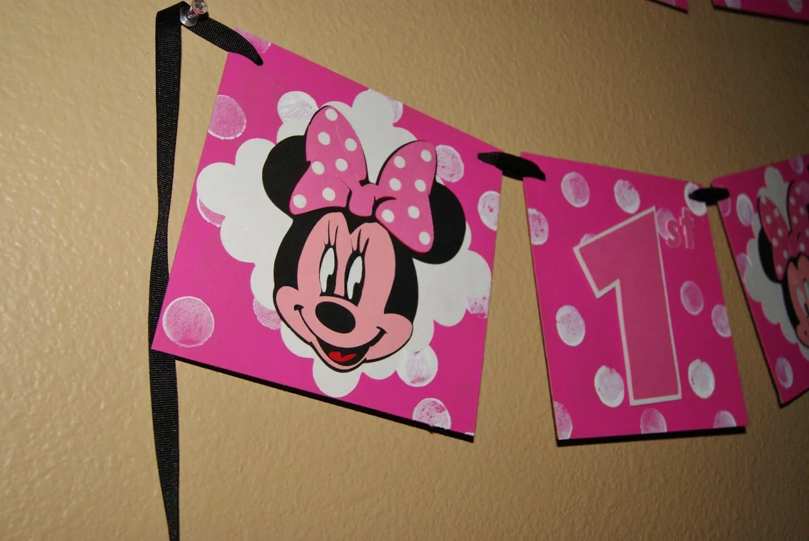 Altered to Perfection: Minnie Mouse 1st Birthday Banner