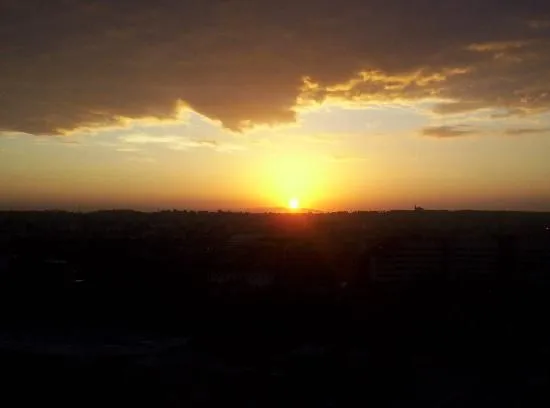 el amanecer desde el hotel: fotografía de Hotel Neptuno-Triton, La ...