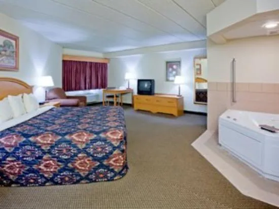 Americ Inn Jackson Whirlpool Suite - Picture of AmericInn Lodge ...