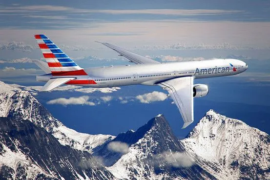 American Airlines Gets Paint Job - WSJ.