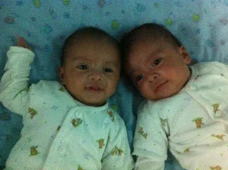 Amor de hermanos gemelos en fotos! - Mellizos o gemelos - BabyCenter