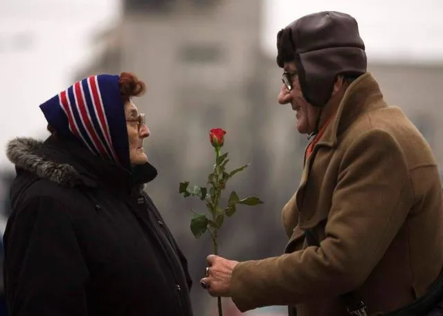 Ancianos enamorados - Entretenerme.