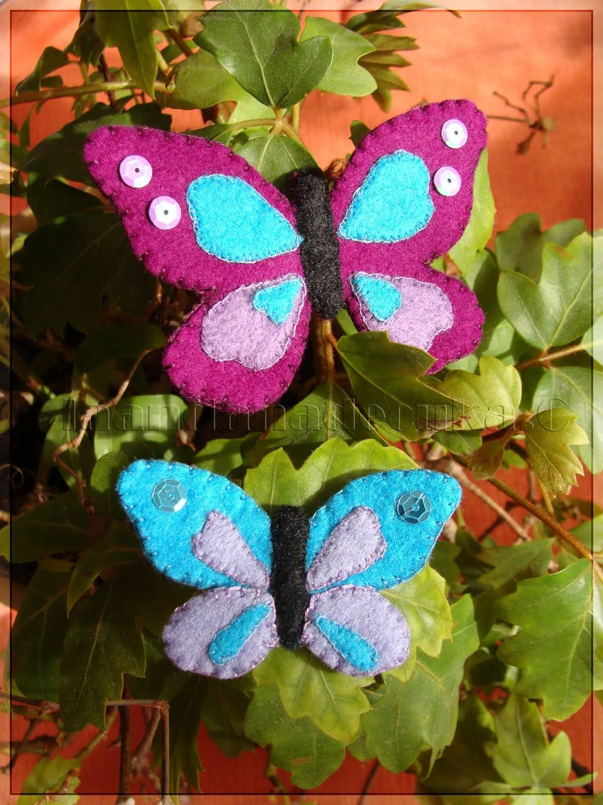 La andana: Broches mariposa