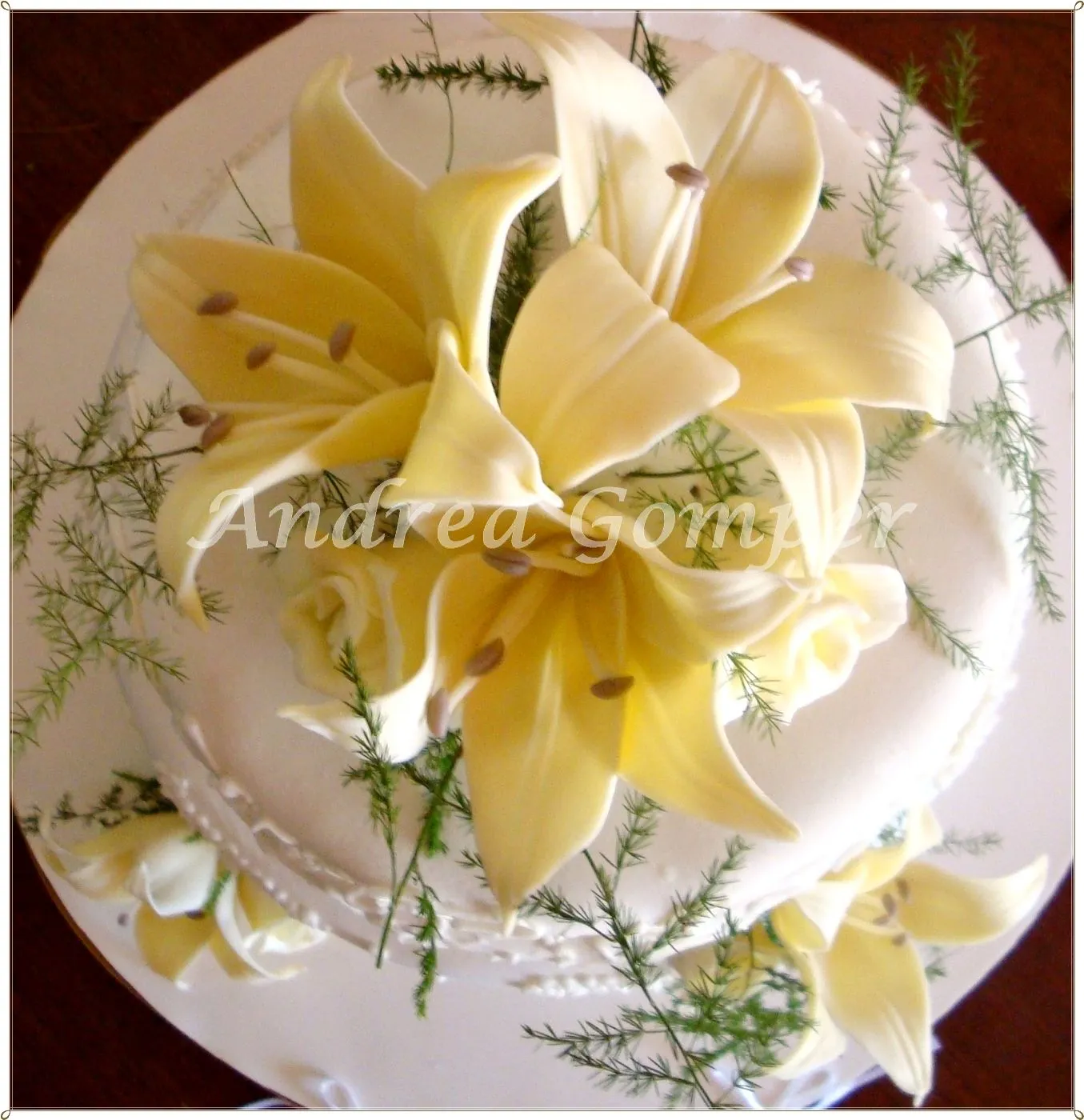 Andrea´s Studio & Cakes: FLORES EN PORCELANA FRÍA PARA TORTAS DE BODAS