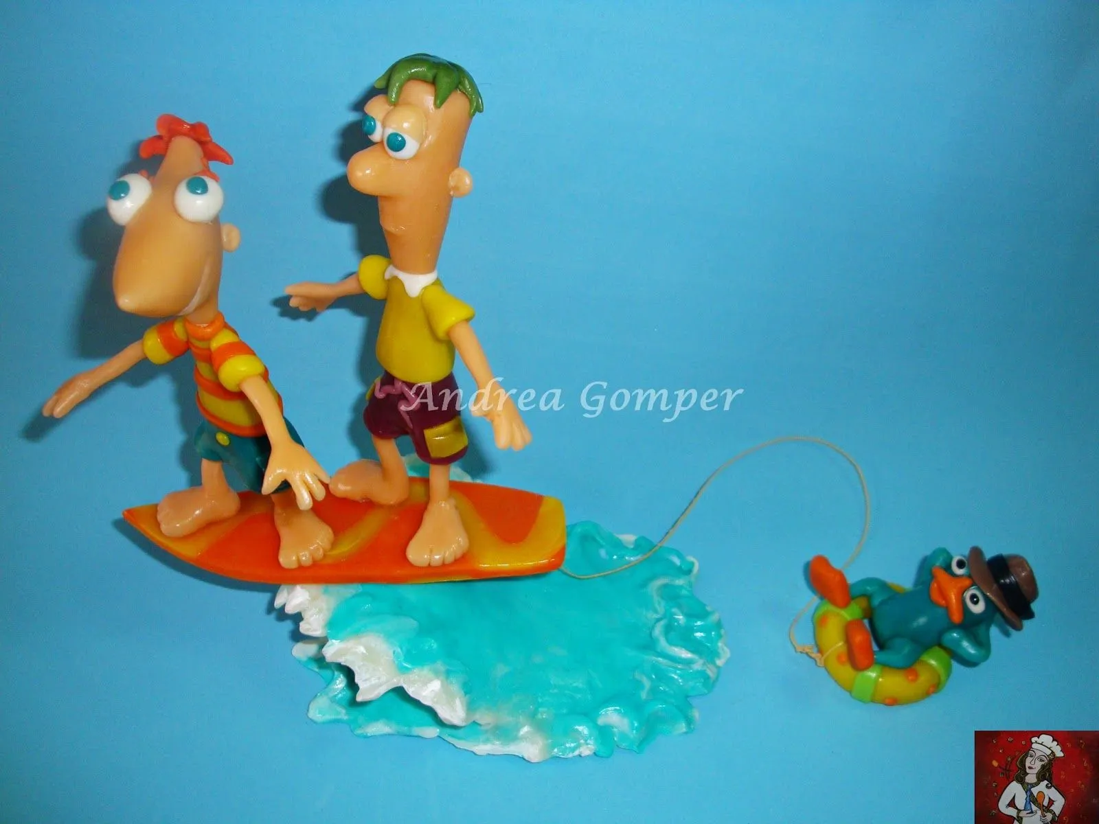 Andrea´s Studio & Cakes: PHINEAS Y FERB EN LA PLAYA