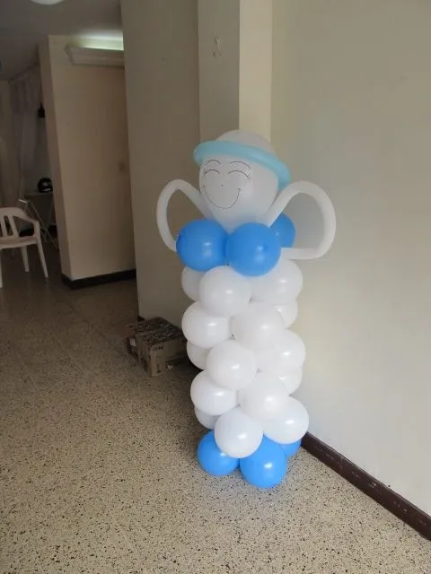 Angelitos de globos para bautizo - Imagui