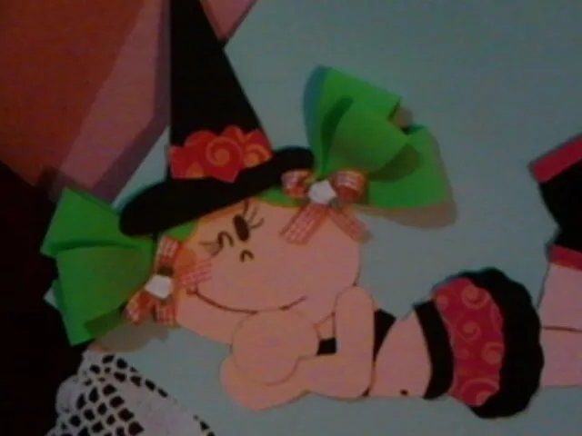 ANGÉLICA MANOS CREATIVAS : FOFUCHA PLANA (MUÑECAS FOAMY)