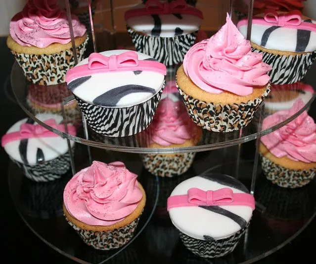 Animal Print Cupcakes | Flickr - Photo Sharing!