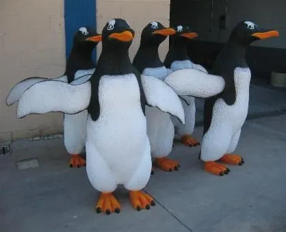 Animales en Poliexpán, figuras de pingüinos para premiere