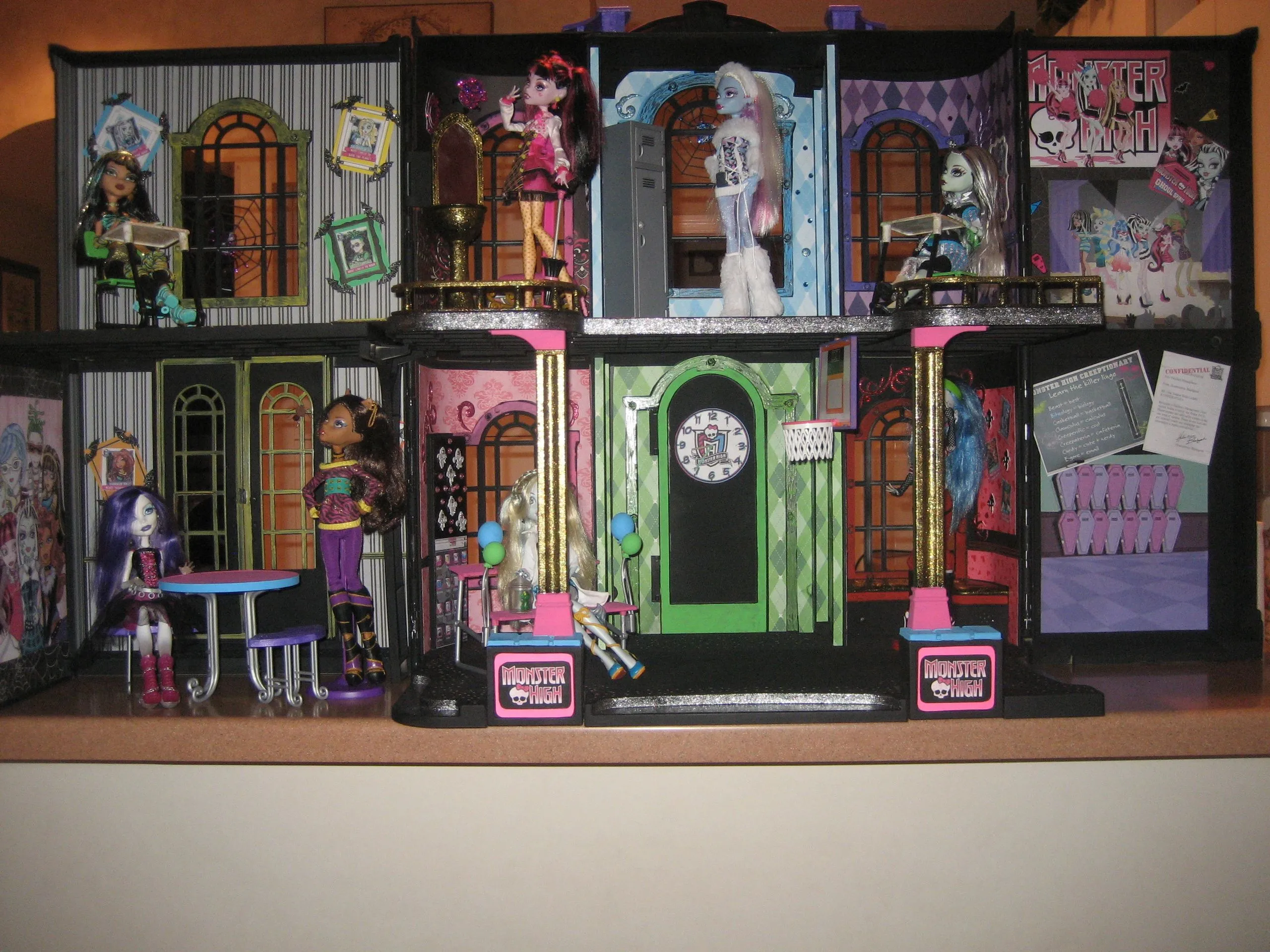 Another cool MH house - Monster High Photo (25860983) - Fanpop