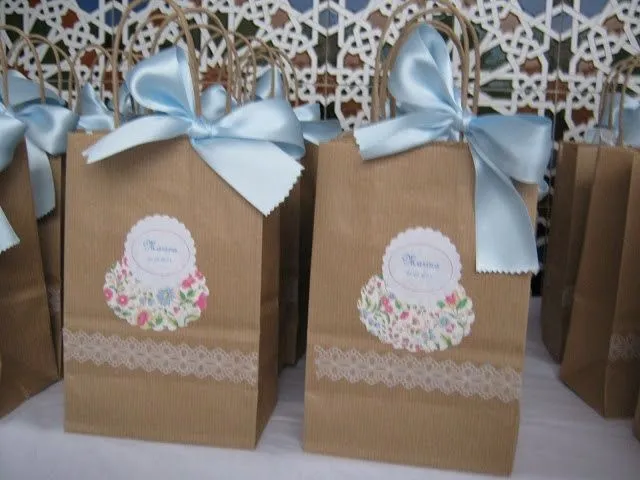 aplicación de papel japonés y listón | BOLSAS KRAFT DECORADAS ...