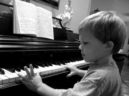 Aprender piano en edad preescolar potencia la capacidad de aprendizaje