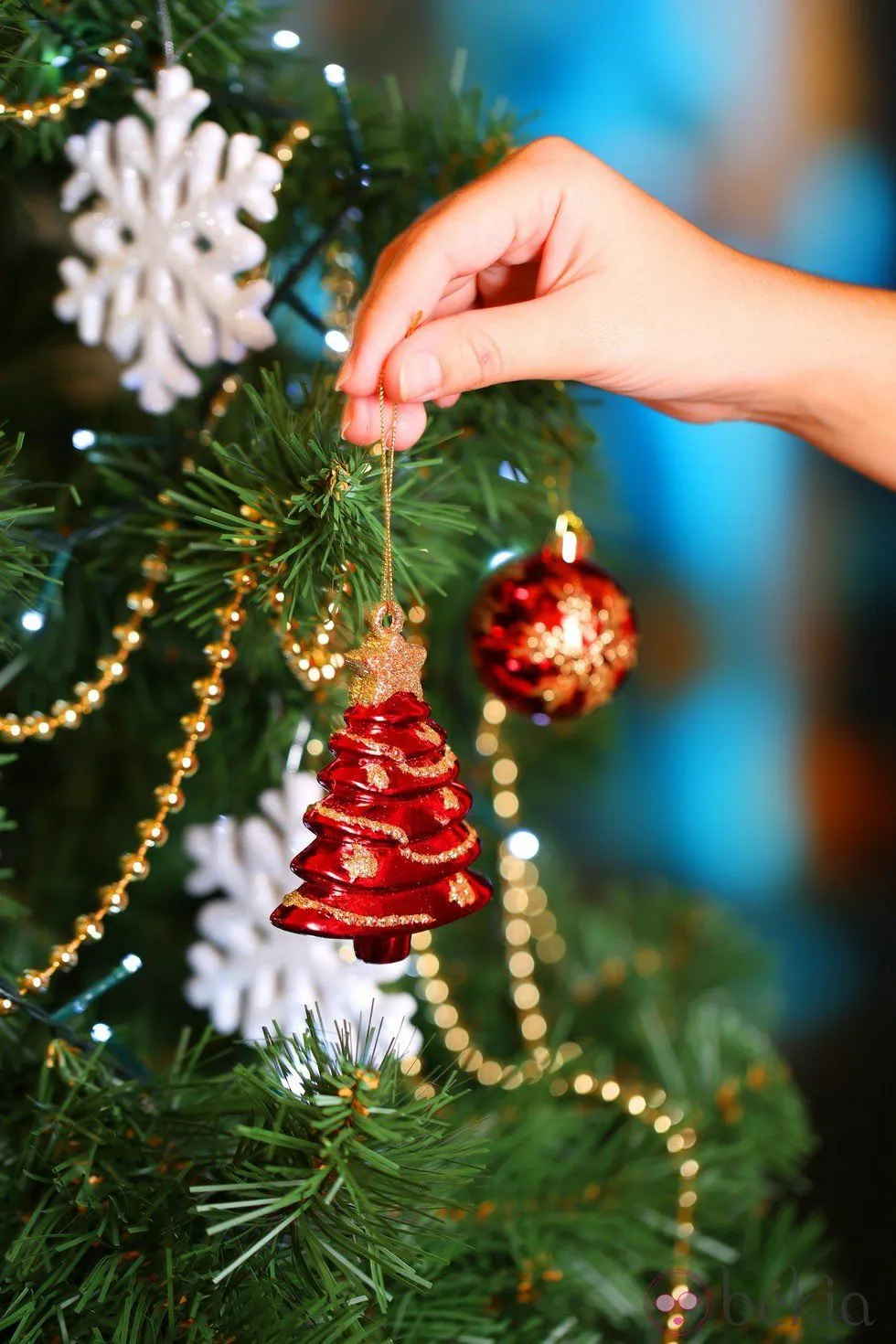 Árbol de Navidad decorado con figuras de árboles de Navidad: Ideas ...