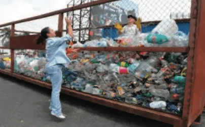 Archivo:Reciclando y ayudando.png - CNB