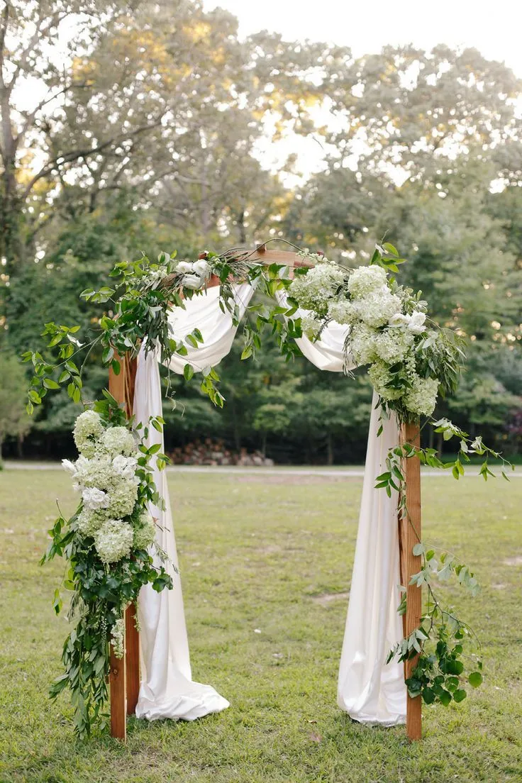 arco de flores con hortensias | EN UNA NUBE