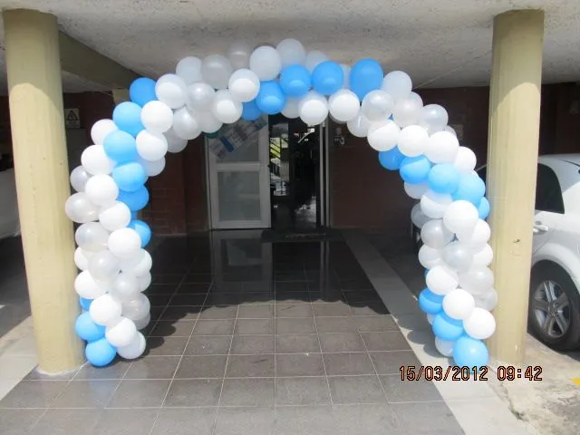 ARCOS CON GLOBOS INSTITUCIONALES | Fiestas infantiles Medellin ...