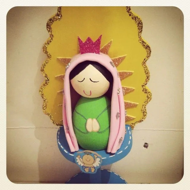 Virgen de Unicel y fomi en base de madera | fomi | Pinterest