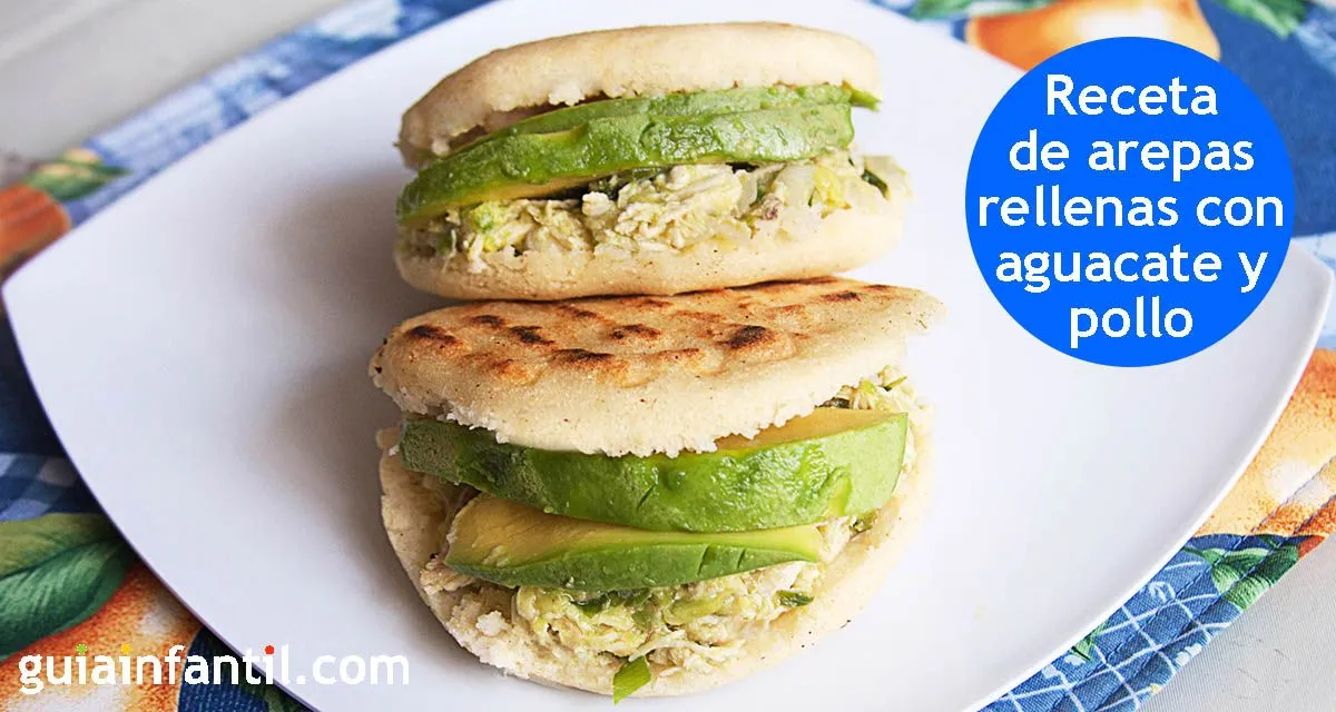 Arepas rellenas de pollo y aguacate. Receta venezolana