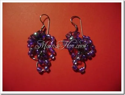 Aretes con argollas, mostacillas y acrilicos - Manualidades MamaFlor