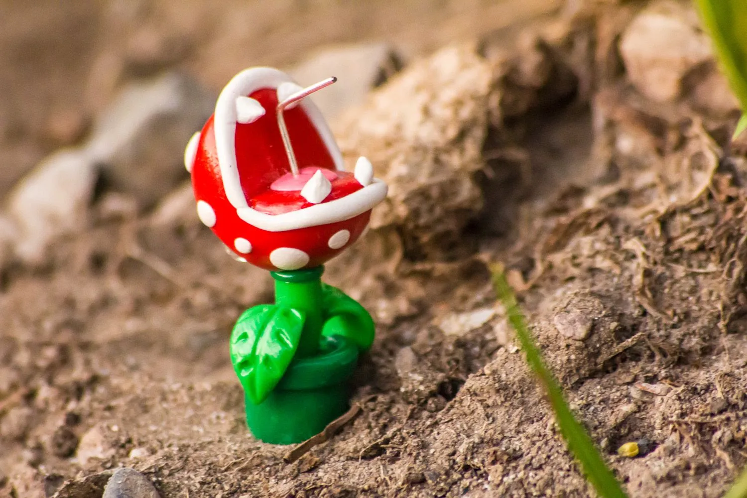 Aretes de Planta Carnivora de Mario Bros | Galletita de Jengibre