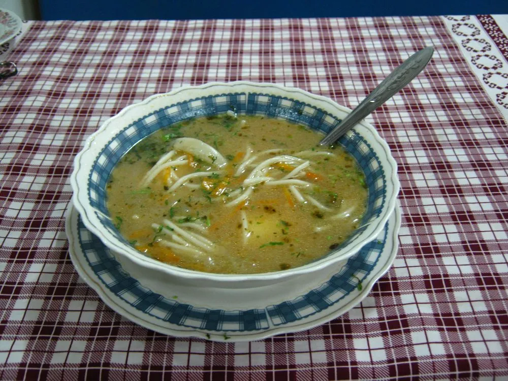 Arica 10. Ceviche, higiene, accidente, uniformes escolares, y platos