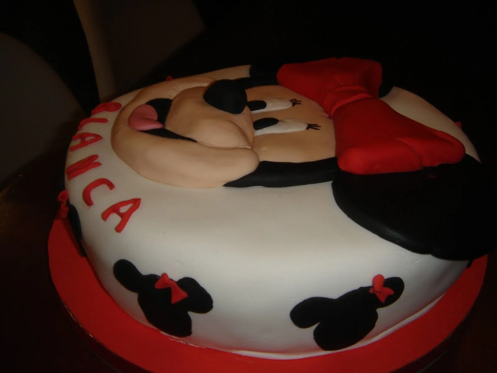 Arqui-Sweet: Tarta Minnie para el Cumpleaños de Blanca