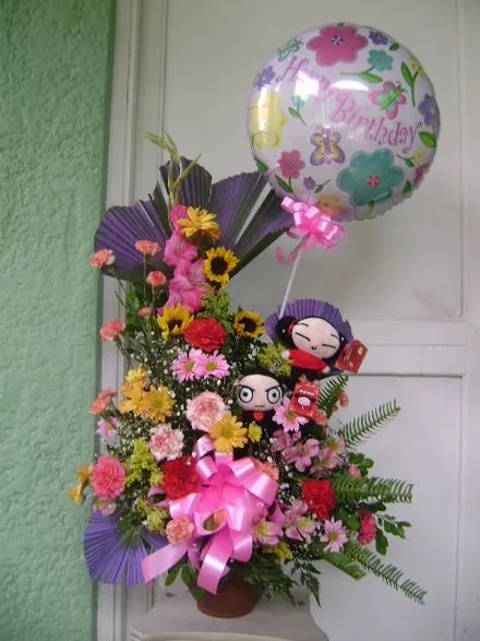 Arreglo de flores con globos y peluches - Imagui