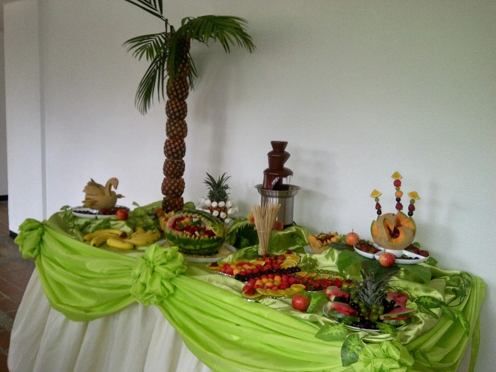 Tu Arreglo Frutal...arte con sabor!: Mesas decoradas con frutas ...