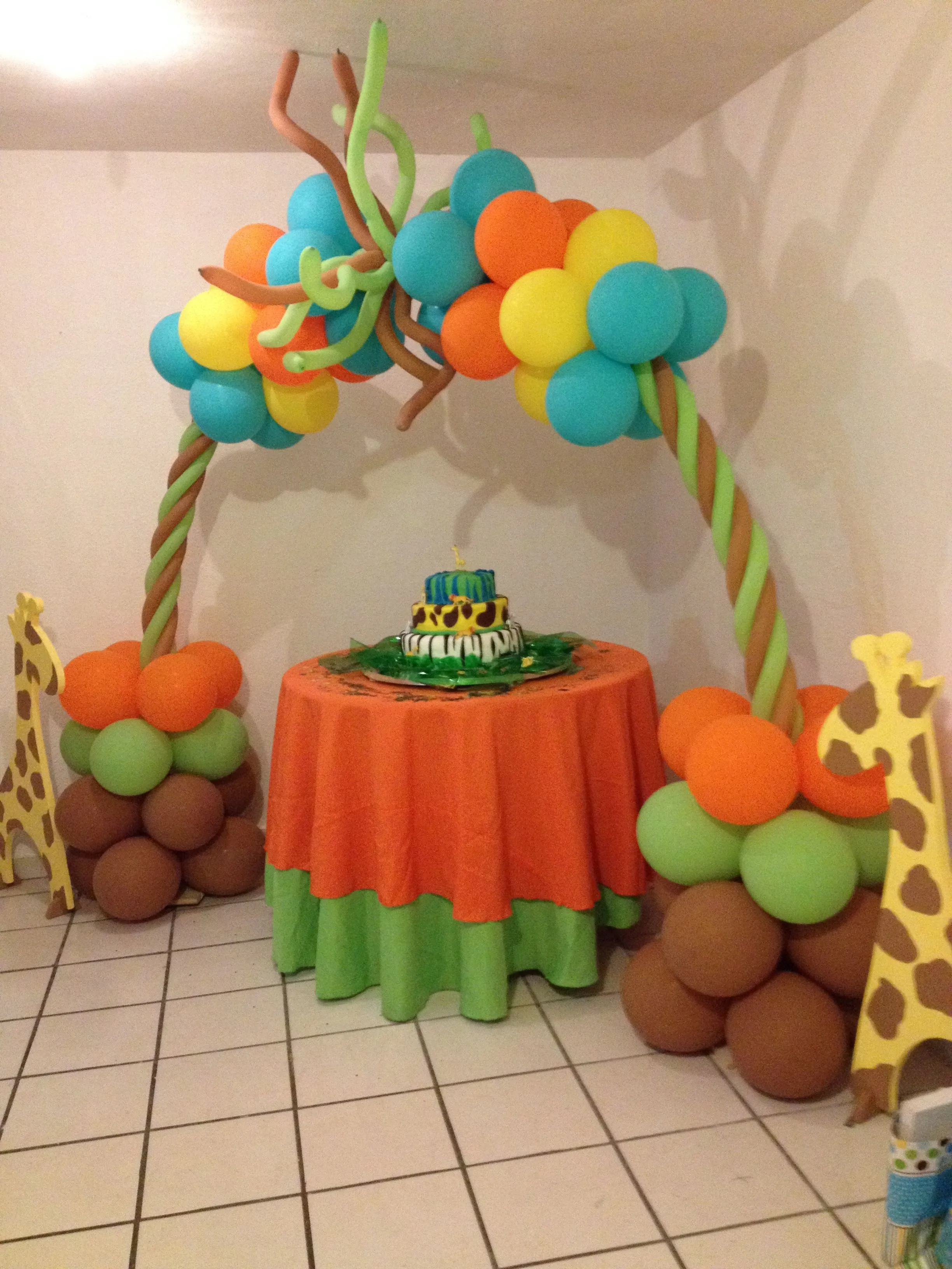 Arreglo de Mesa #BabyShower #Safari | Fiestas | Pinterest | Safari ...