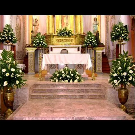 Arreglos florales para iglesia on Pinterest | Altars, Altar ...