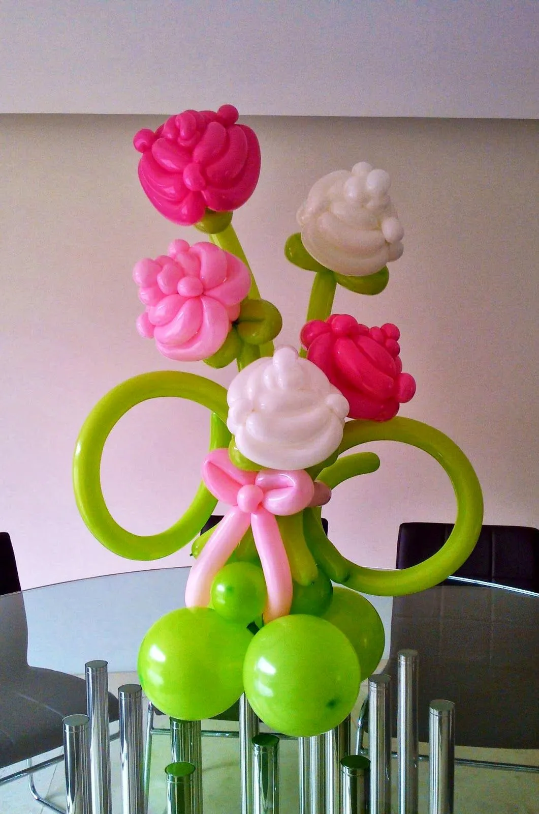 Arreglos de flores hechos con globos | Always a Gift- Regalar es ...