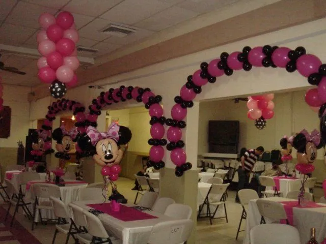 Ornamentacion con globos de Minnie - Imagui