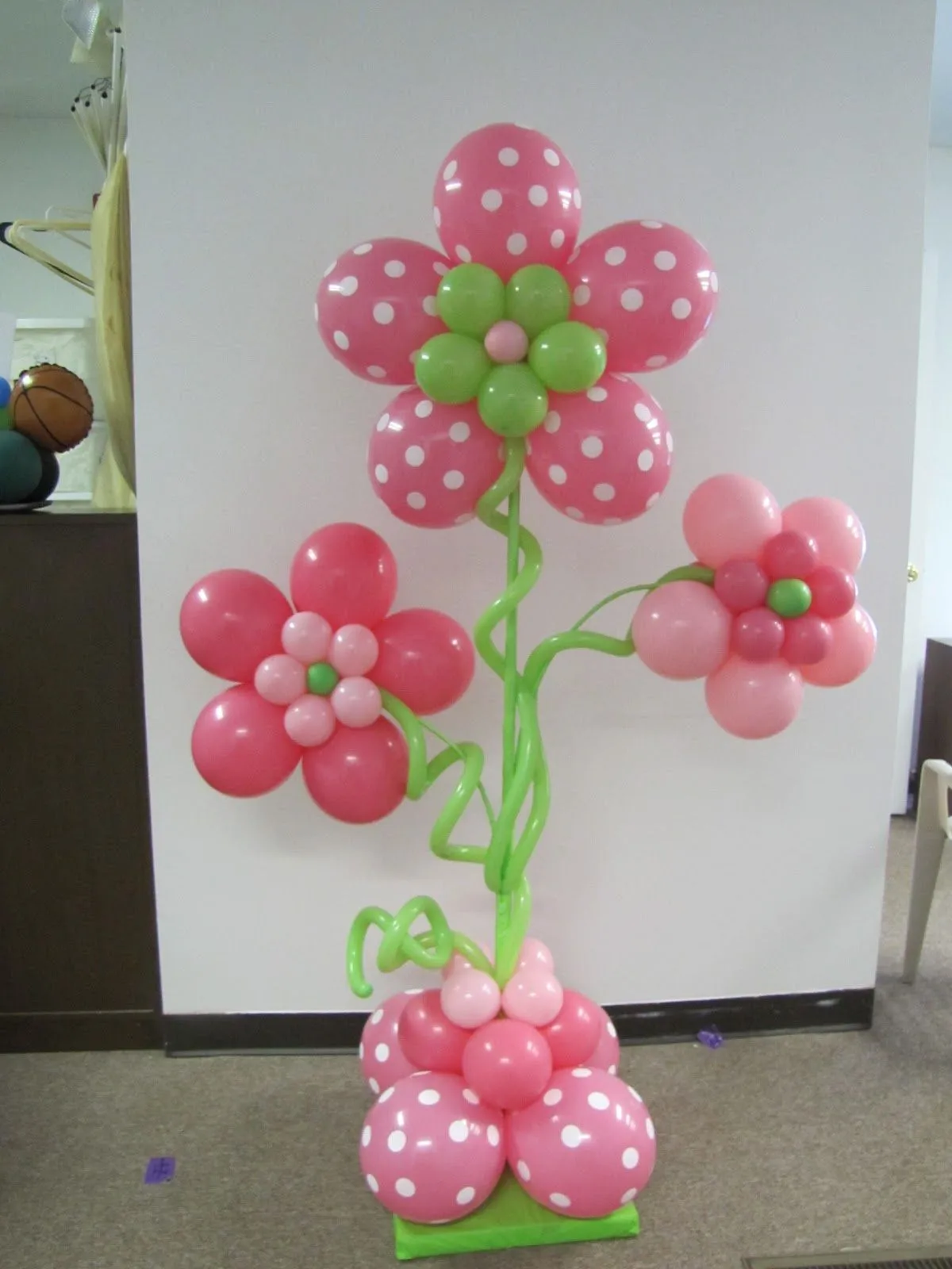 Arreglos de salones para baby shower con globos - Imagui