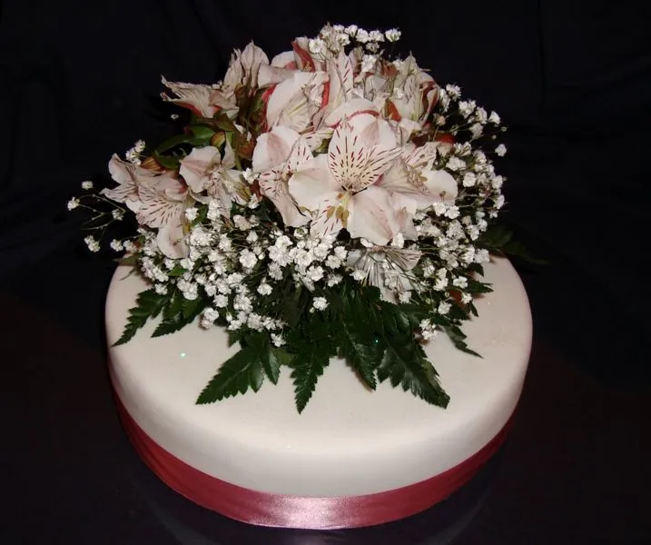 ARTE DULCE LORI: TORTA FLORES NATURALES