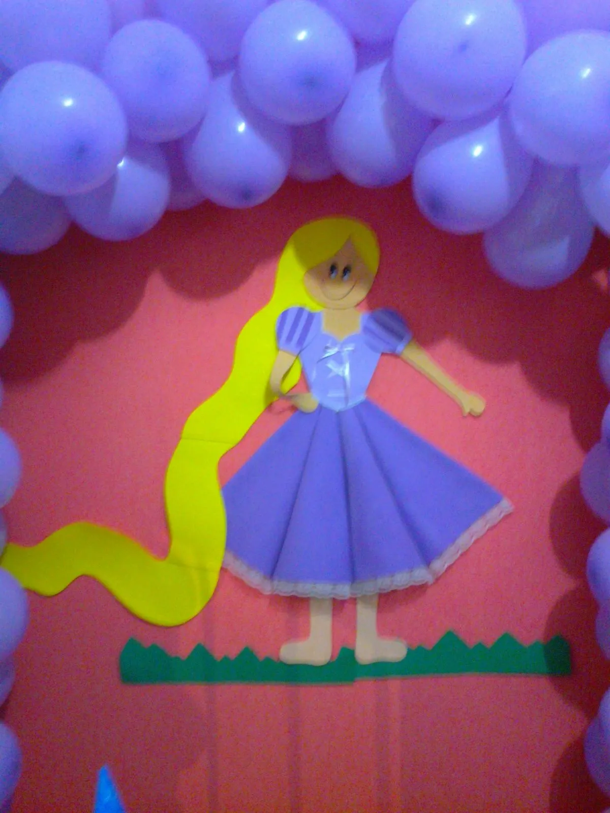 ARTES DA ADRIANA: Festa Filme Enrolados Rapunzel de E.V.A - pedido ...