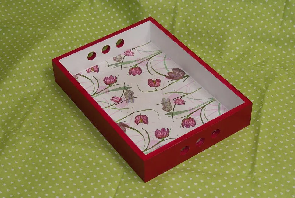 Artesanias Arwen: Bandeja con flores decoupage