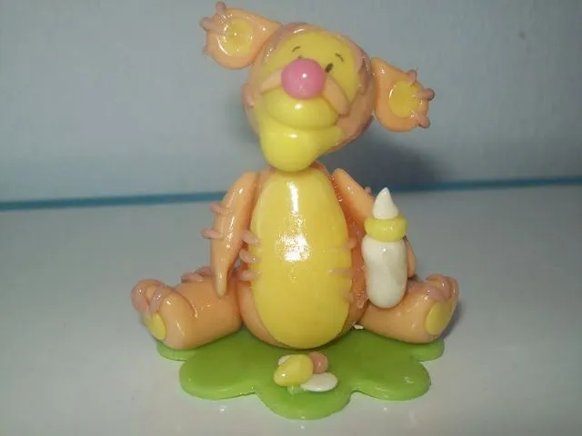 Artesanías en Porcelana fría ChulitaMora: Souvenir Tigger bebe