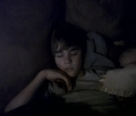 Artistas y series de Disney: Foto de Justin Bieber durmiendo