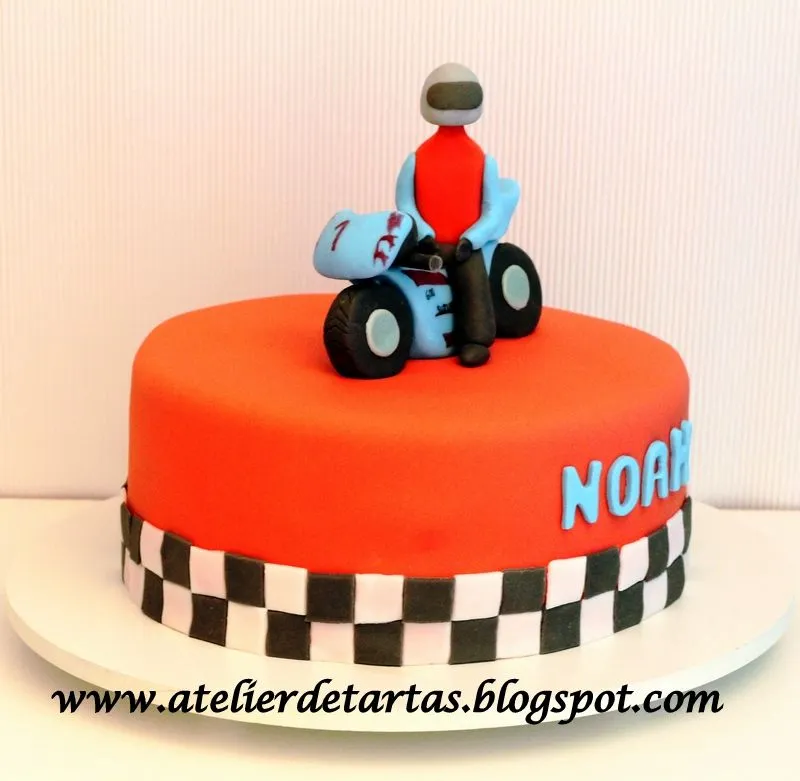 Atelier de Tartas: Tarta Fondant Cumpleaños Moto