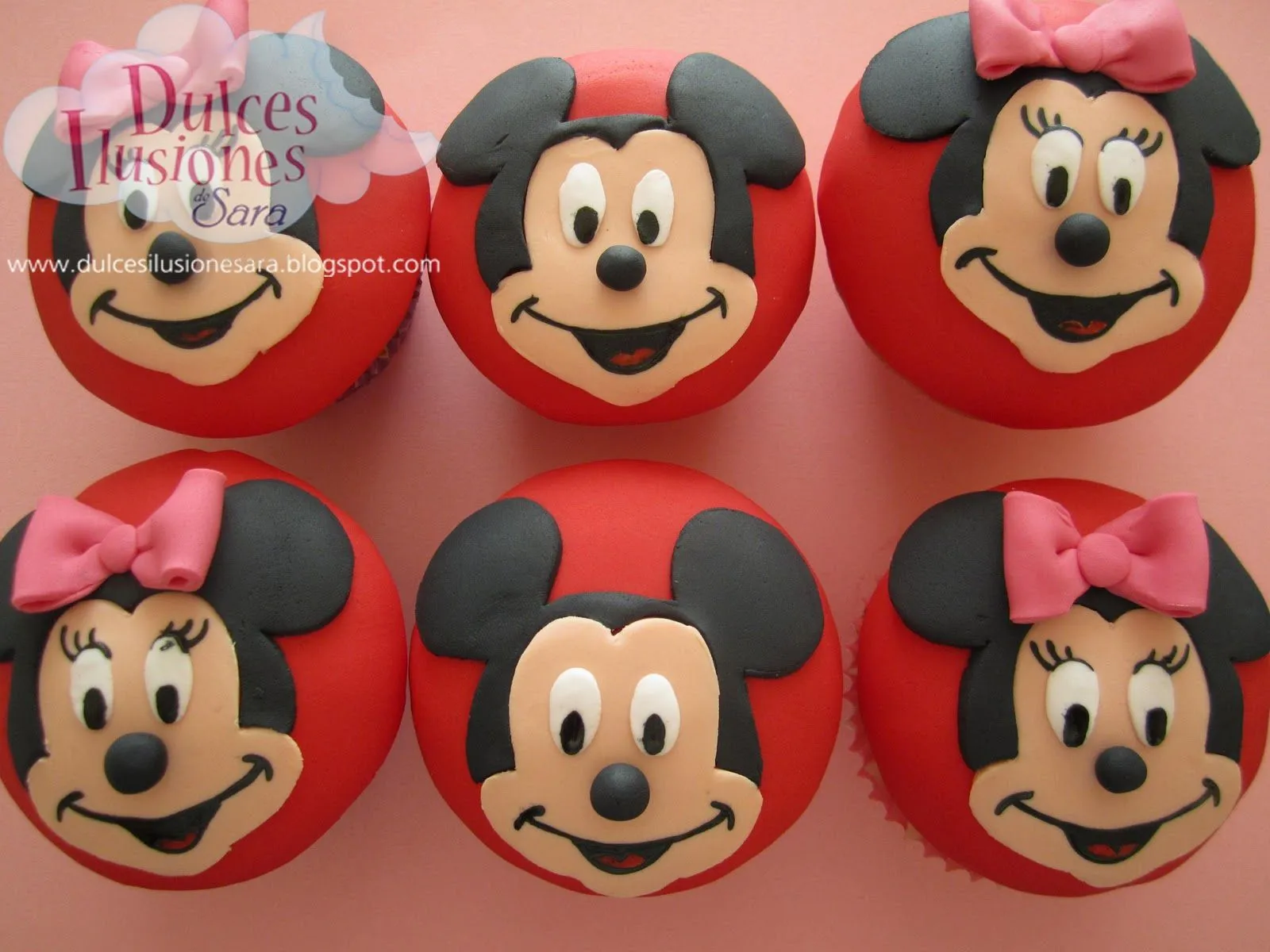 Atrapazucar: Cupcakes fondant Minnie @ Mickey Mouse