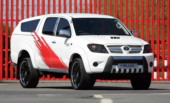 auto carz zone: 2012 Toyota Hilux wallpapers