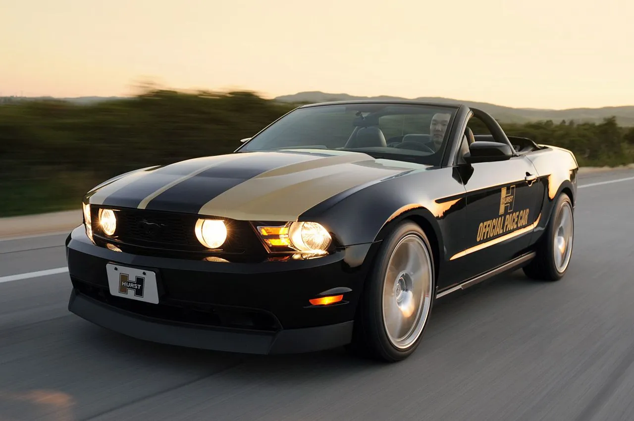 Autosmotosymasss: Mustang Hurst pace car