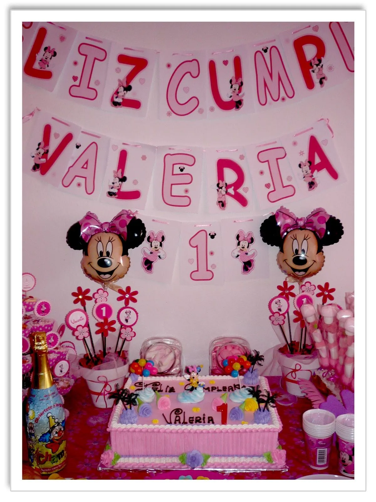 Baby Nina Fiestas: Fiesta temática Minnie Mouse para Valeria