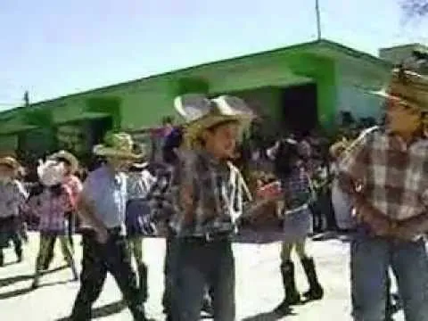 BAILABLE EL RATON VAQUERO CON ANGELITO - YouTube