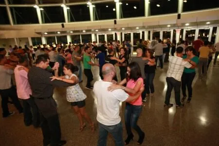 Bailar salsa es un antidepresivo amoroso | SoyLatino.Net – Somos ...