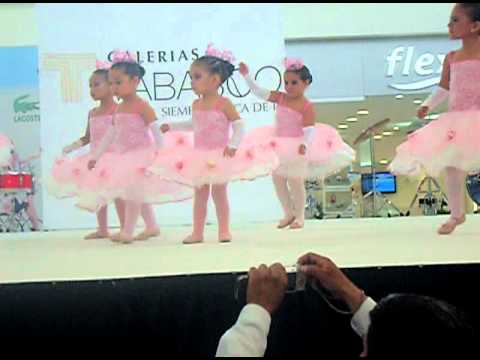BAILARINAS DE BALLET CHIKITITAS - YouTube